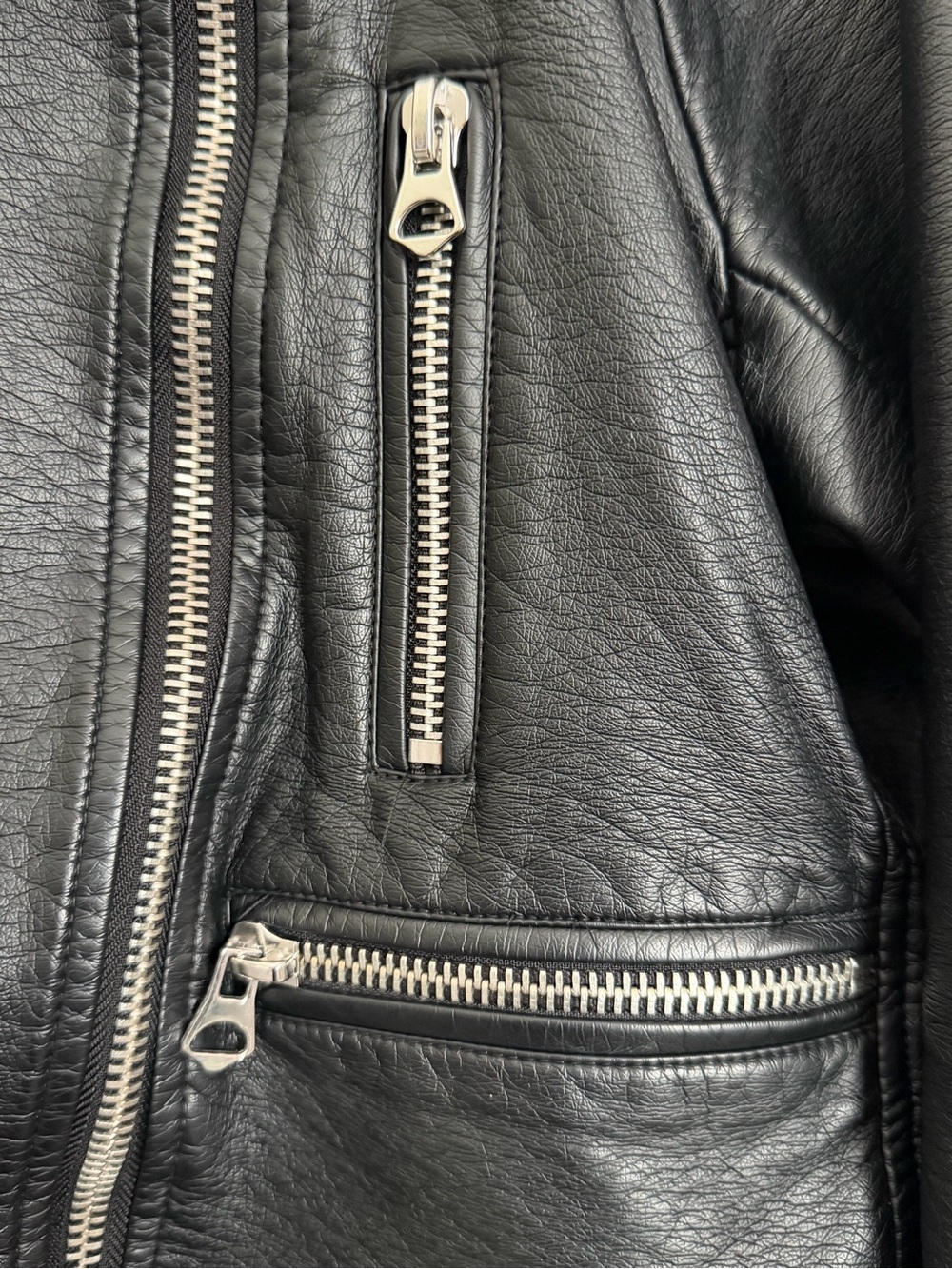 Torrid Black Faux Leather Moto Jacket Size 2 Cropped Silver Hardware - Picture 6 of 10
